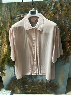 CST Studio Women’s Pale Pink Embroidered Collar Button-Front Top.